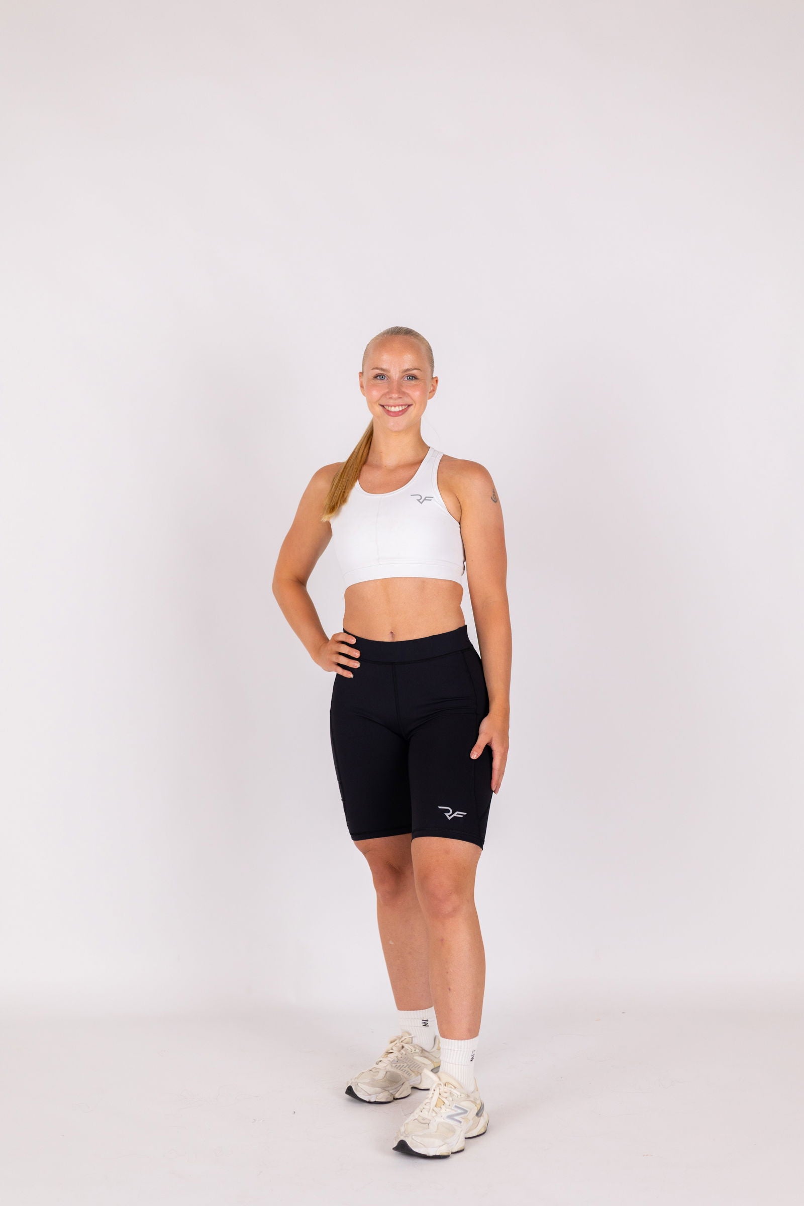 Performance Tight Shorts Women (Black) - RYBELFIT Sportswear